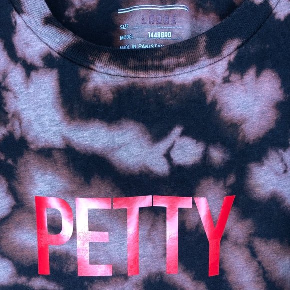 'PETTY' Tee - L - Picture 3 of 3